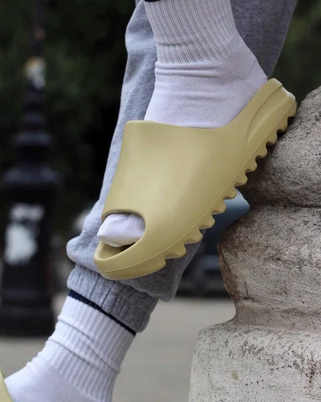 Adidas Yeezy Desert Sand 1 — головне фото товару