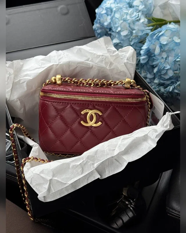 Chanel Classic Red Lambskin Pearl Crush Vanity Bag Gold 17 х 11 х 8 — головне фото товару