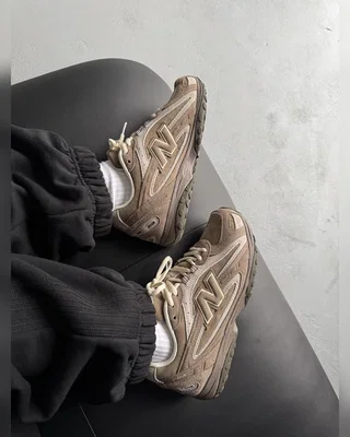 New Balance 204L Brown — головне фото товару