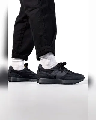 New Balance 327 Triple Black — головне фото товару