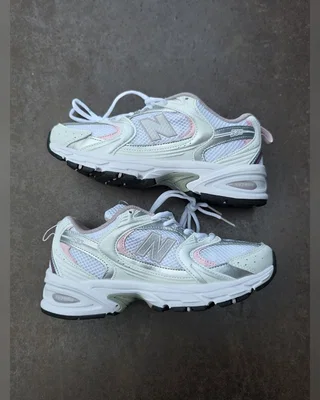 New Balance 530 • White Silver Pink • — головне фото товару