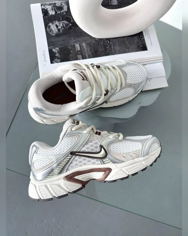 Nike V5 RNR Sail Fauna Brown — головне фото товару
