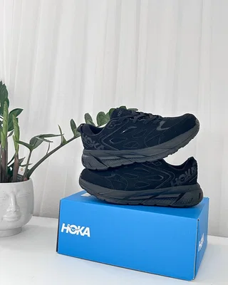 HOKA ONE Clifton L Suede 'Triple Black' 1122571-BBLC — головне фото товару