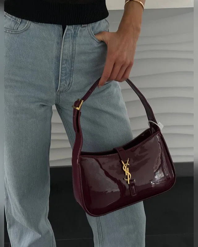 Saint Laurent Hobo Le 5 A 7 Patent Leather Shoulder Bag Wine 24 х 15 х 6 — головне фото товару
