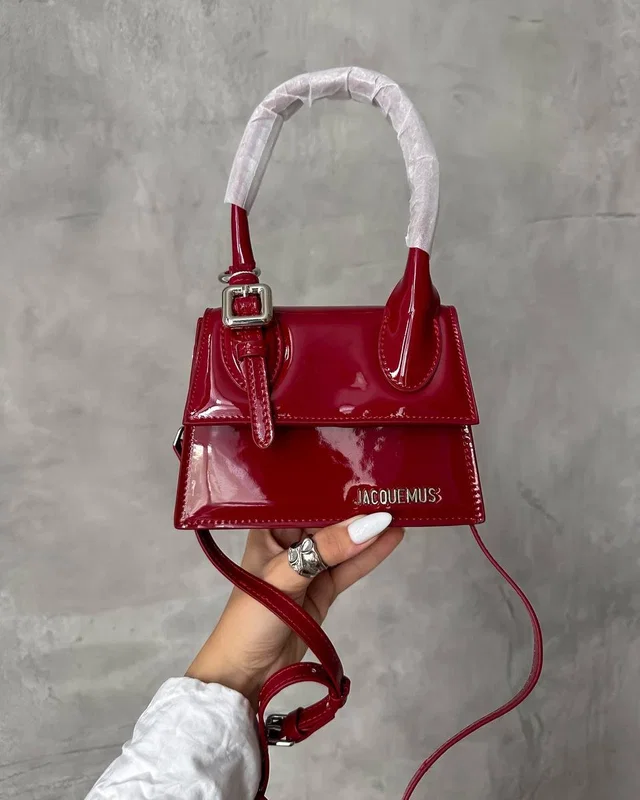 Jacquemus Le Chiquito Moyen Boucle Red in Patent Leather — головне фото товару