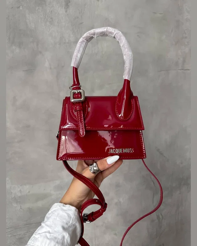 Jacquemus Le Chiquito Moyen Boucle Red in Patent Leather — головне фото товару
