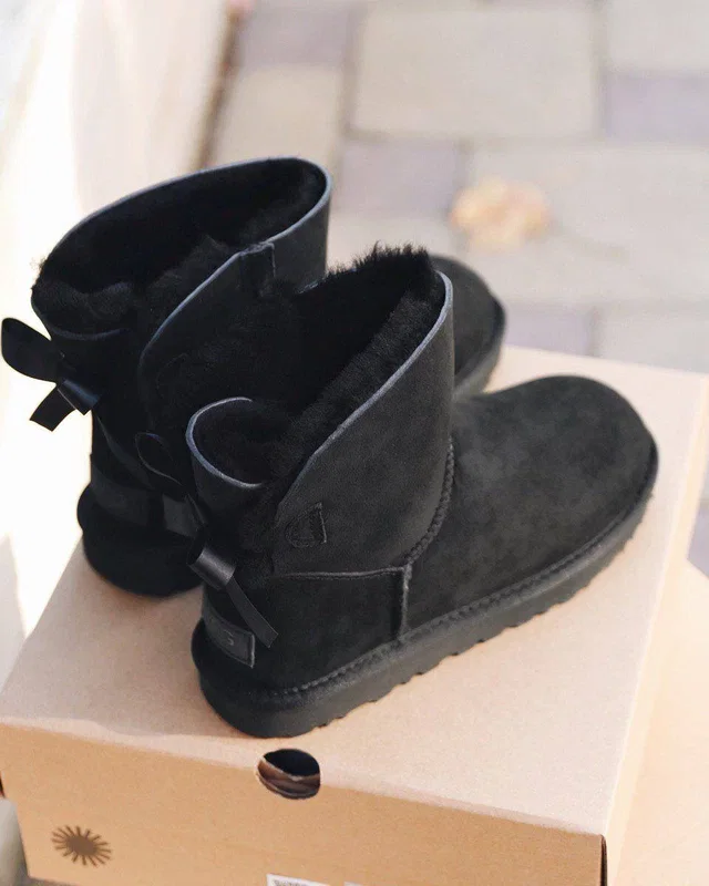 UGG Black 2 Stripe — головне фото товару