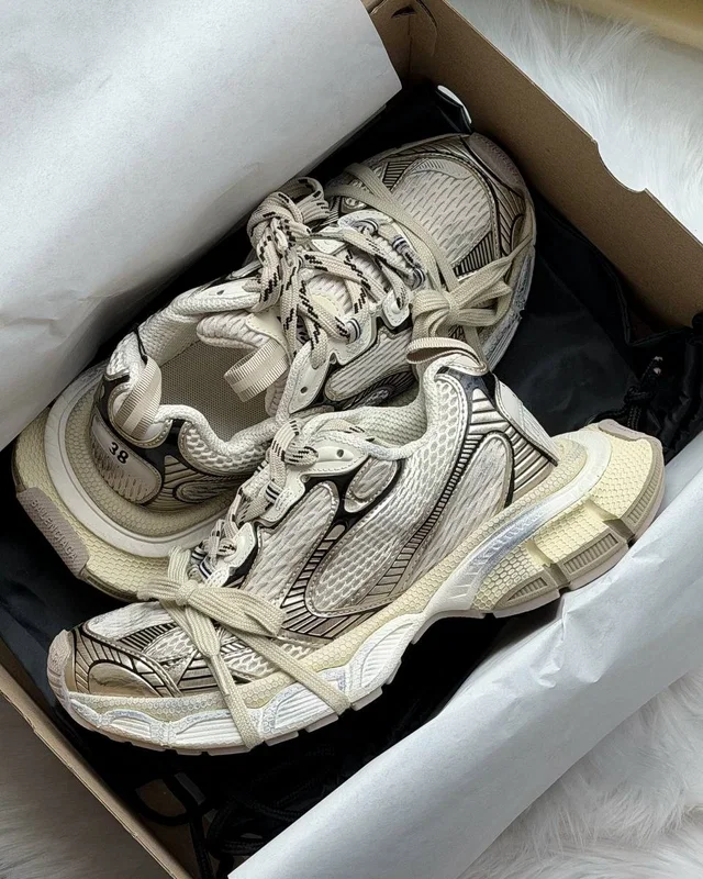 Balenciaga 3XL Beige/Gold — головне фото товару