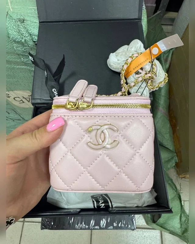 Chanel Classic Powder Lambskin Pearl Crush Mini Vanity Case Магнітна Коробка — головне фото товару