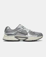 Nike NikeV5 RNR 'Cement Grey Fog Light Orewood Brown' — головне фото товару