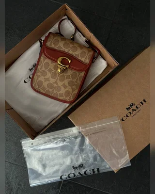 COACH ‎‎‎‎ Coach Tall Studio Crossbody In Signature Canvas [крафтова коробка] 14 x 17 x 4 — головне фото товару
