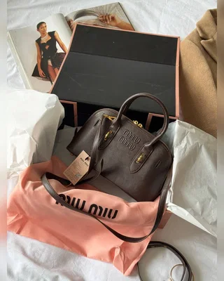 Miu Miu Aventure Nappa Leather Top Handle Bag Chocolate [оригінальна коробка] — головне фото товару