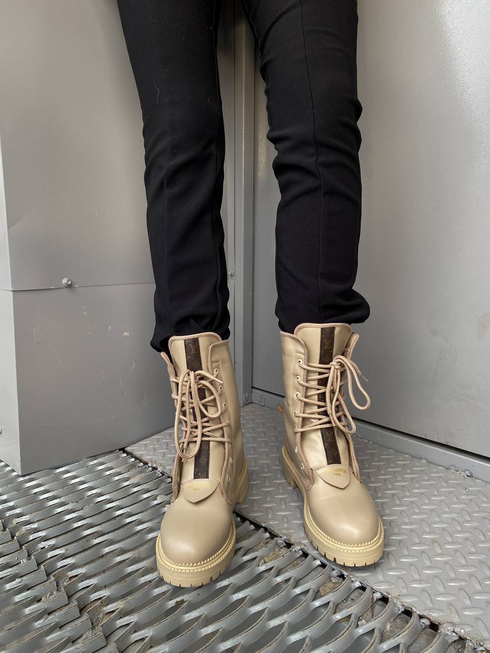 Louis Vuitton Lv Mokko Boot ( товсте хутро ) — головне фото товару