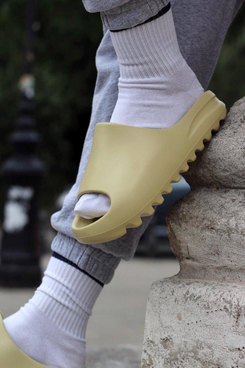 Adidas Yeezy Desert Sand 1 — головне фото товару