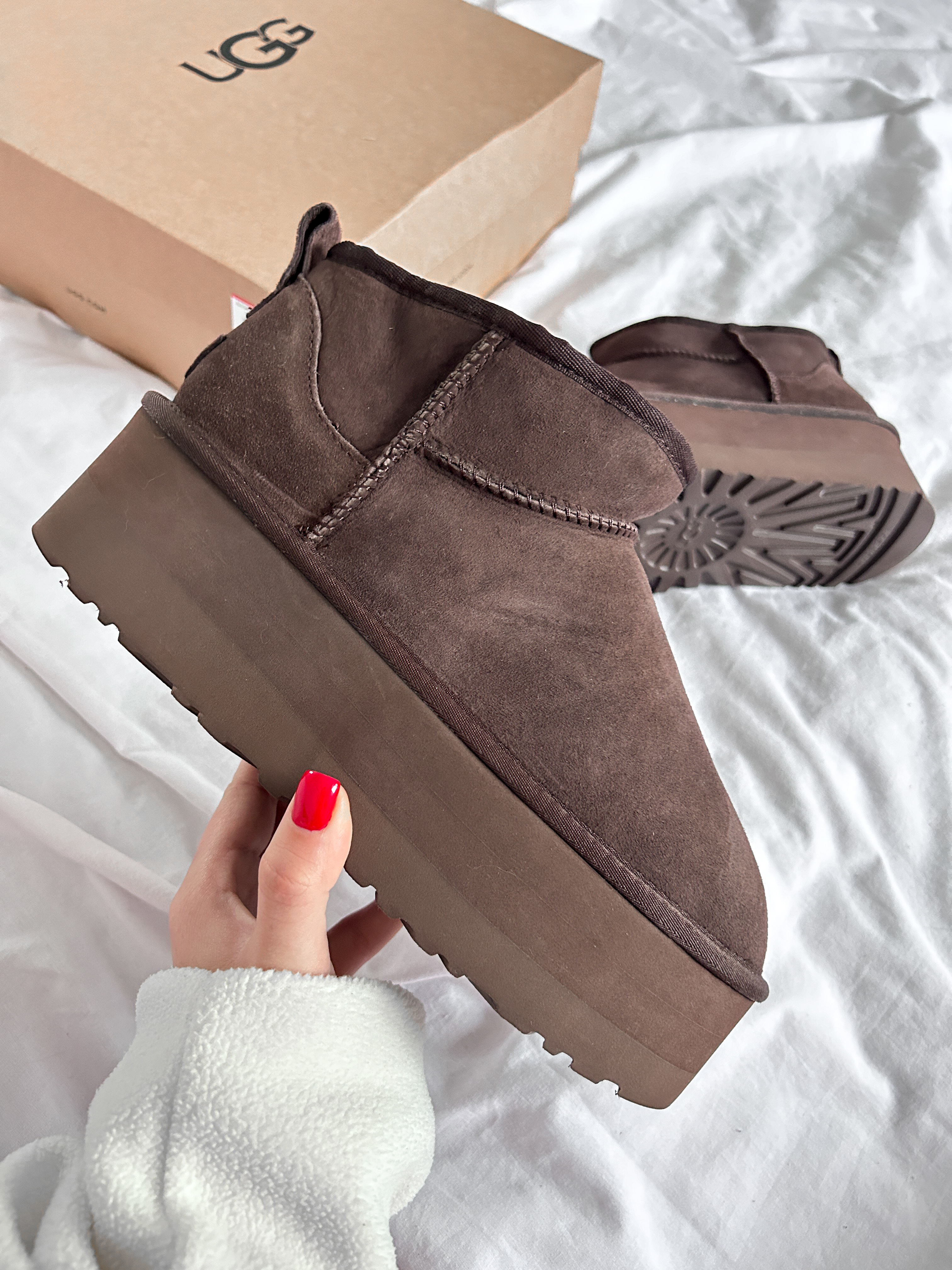 UGG Classic Ultra Mini Platform 'Chocolate' 1135092-BCDR — головне фото товару