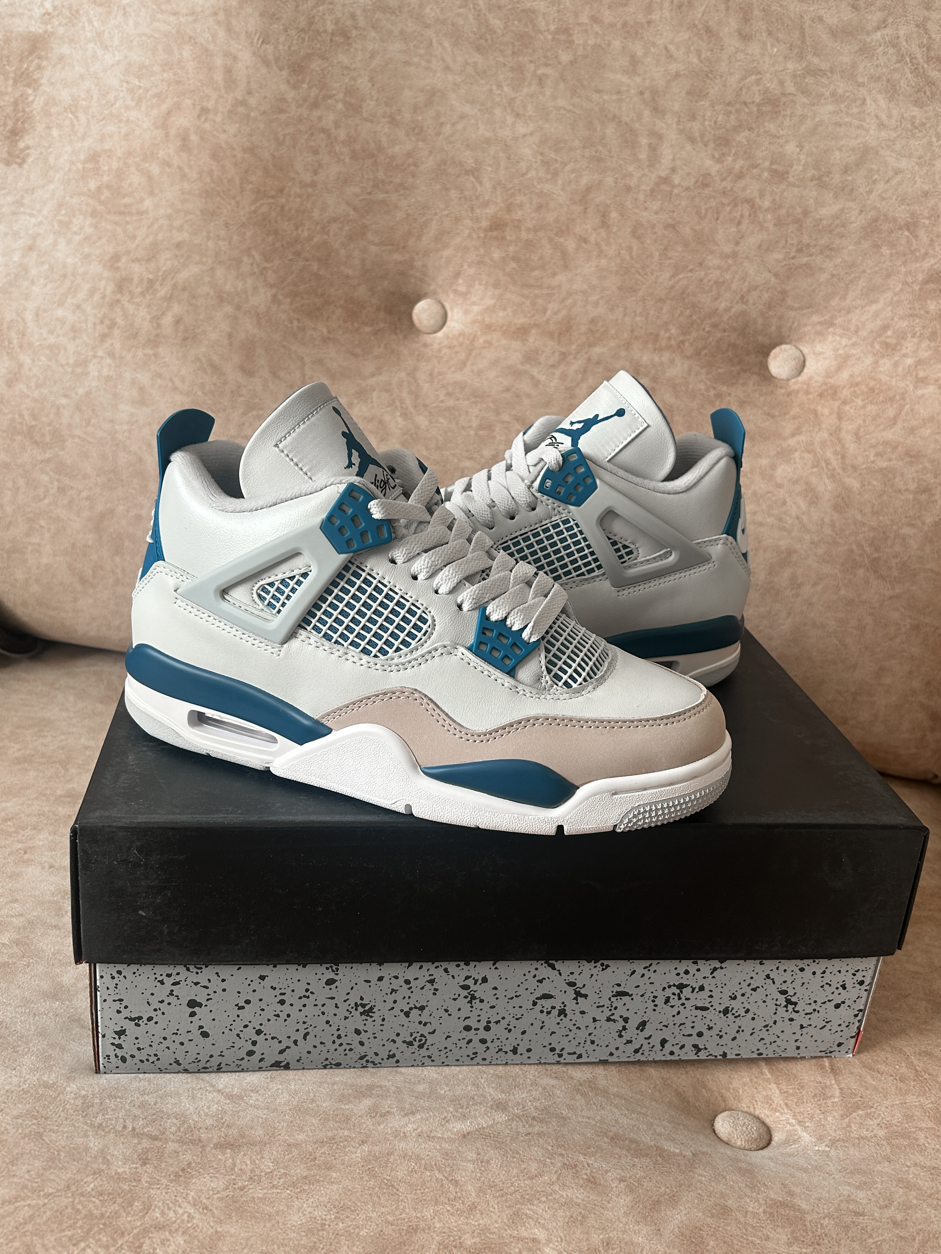 Nike Air Jordan 4 Retro 'Military Blue' 2024 HF4281-141 — головне фото товару