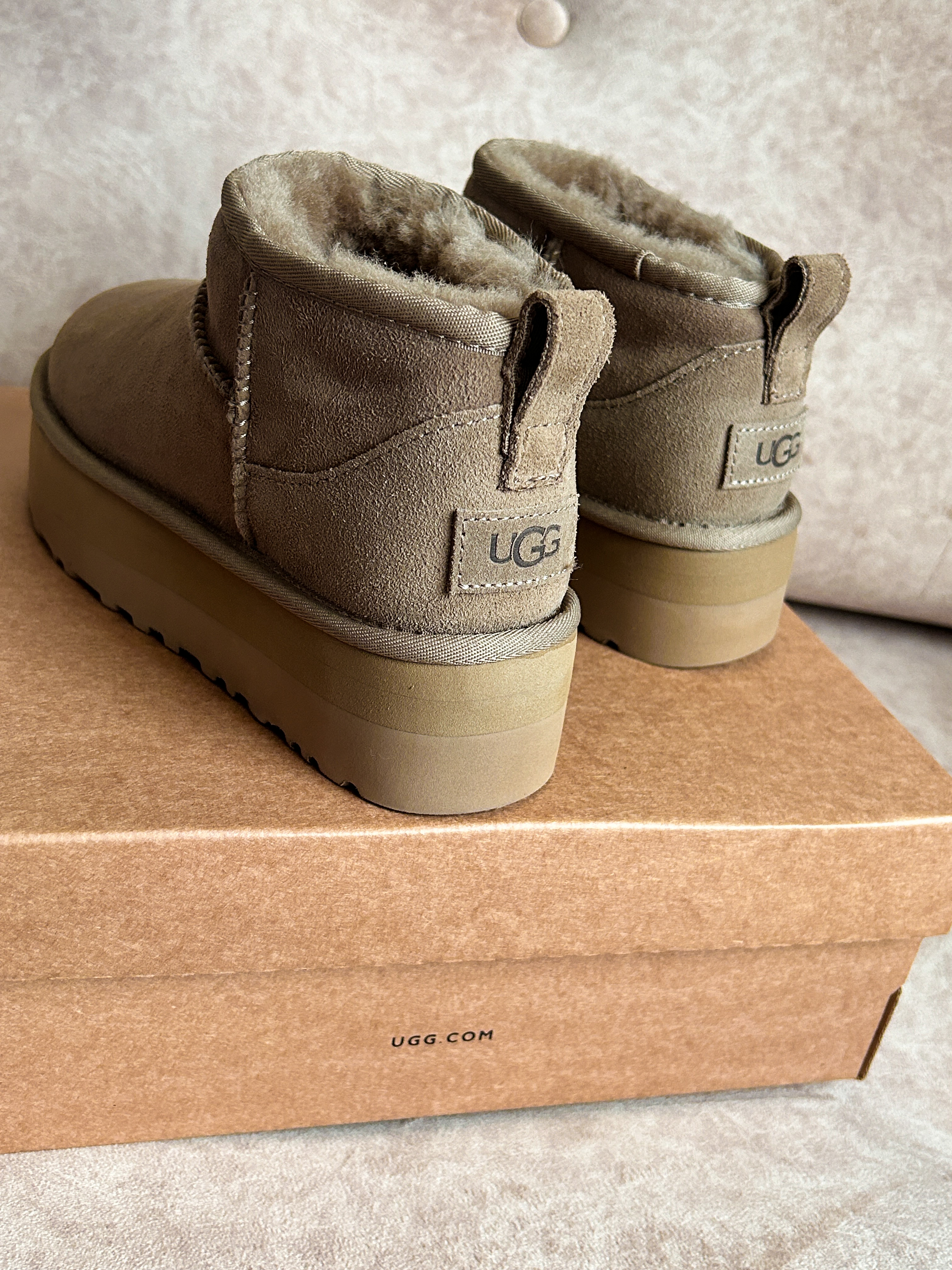 UGG Ultra Mini Platform Light Grey — головне фото товару