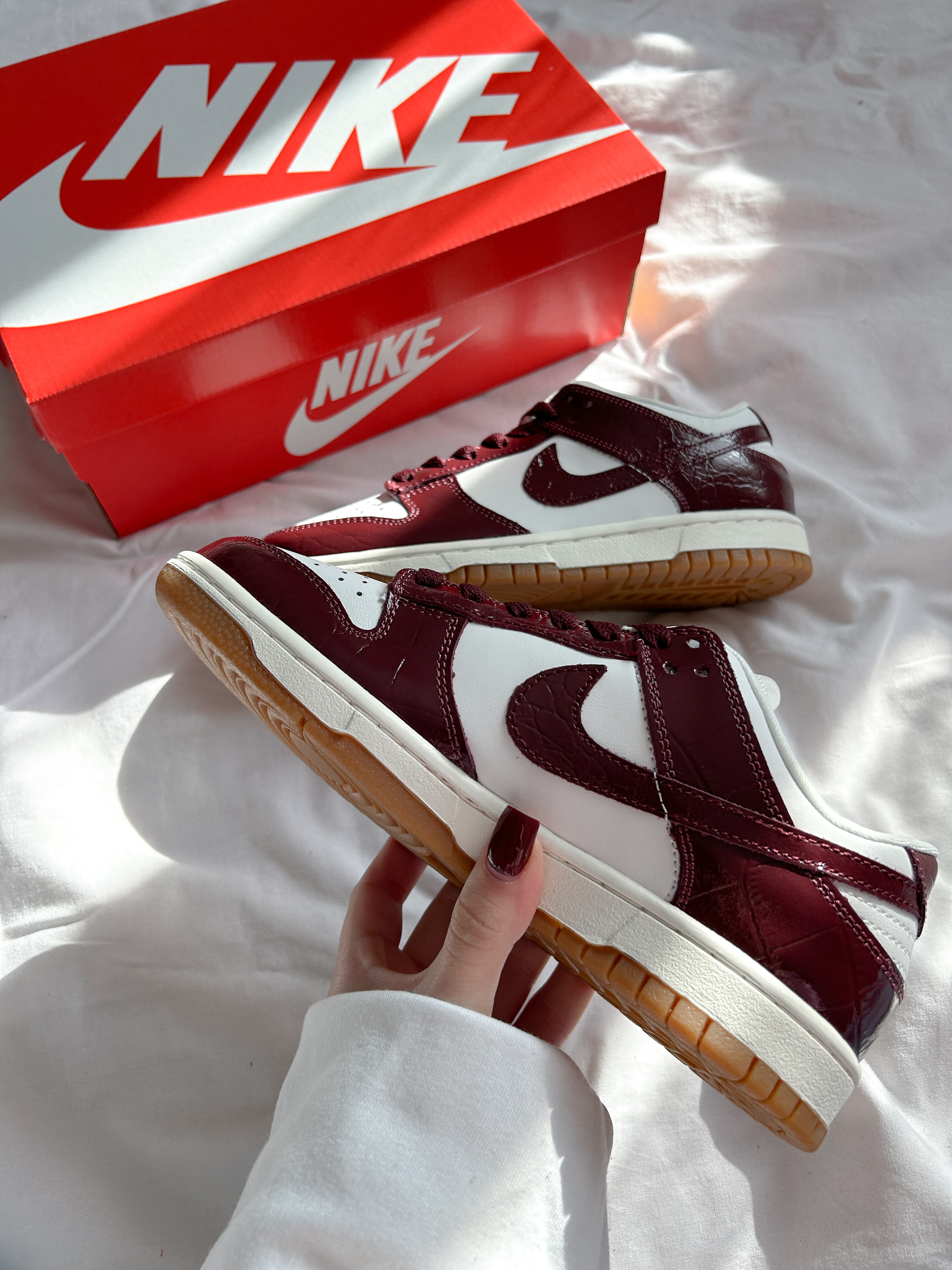Nike Nike(WMNS) Nike Dunk Low LX 'Dark Team Red Croc' — головне фото товару