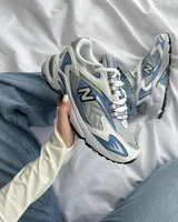 New Balance 725 White Team Carolina — головне фото товару