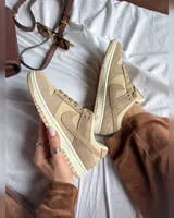 Nike Wmns Dunk Low Brown — головне фото товару