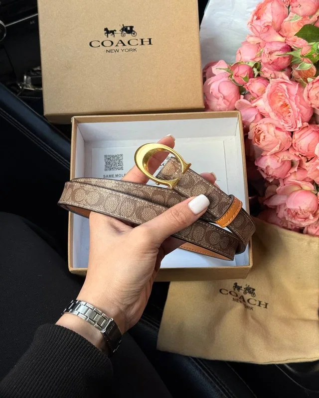 Coach Sculpted C Buckle Belt Beige/Gold — головне фото товару