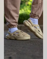 Adidas Шльопанці у стилі Yeezy — головне фото товару