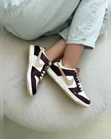 Nike Dunk LX White/Maroon — головне фото товару