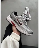 Nike Initiator Silver/Red — головне фото товару