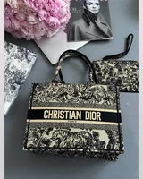 Dior Book Tote Ecru and Blue Dior Oblique Embroidery 36 х 28 х 13 — головне фото товару