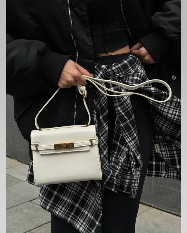 Saint Laurent Manhattan Medium Leather Shoulder Bag Milk 18 х 15 х 6 — головне фото товару