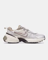 Nike Wmns V2K Run 'Light Orewood Brown'Nike FD0736 103 — головне фото товару