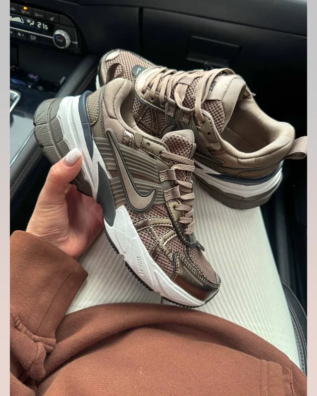 Nike V2K Runtekk Mink Brown — головне фото товару