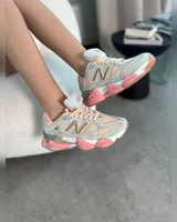 New Balance 9060 pink white — головне фото товару