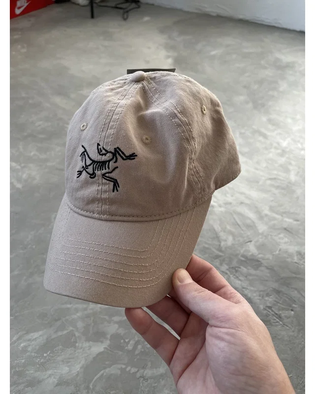Arc'teryx Кепка beige — головне фото товару
