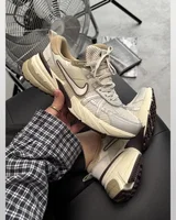 Nike V2K Runtekk Light Brown — головне фото товару