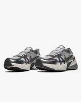 Nike Wmns V2K Run 'Pure Platinum Wolf Grey' — головне фото товару