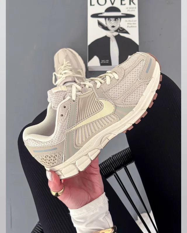 Nike Zoom Vomero Beige — головне фото товару