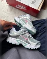 Nike V5 RNR Metallic Silver/Pink — головне фото товару