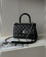 Chanel Coco Top Handle Flap Bag Black — головне фото товару