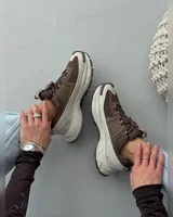 Nike Zoom Roam Light Bone/ Mink Brown-Court Purple — головне фото товару