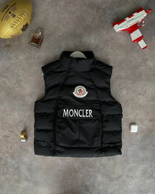Жилет Moncler — головне фото товару