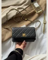 Chanel Shoulder Bag Black/Gold Caviar магнітна коробка 19.5 х 13 х 4 — головне фото товару