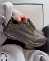 ALO Yoga Runner Brown — головне фото товару