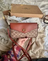COACH Coach Women's Wyn Crossbody Handbag Beige/Ginger/Gold [крафт коробка] COACH — головне фото товару