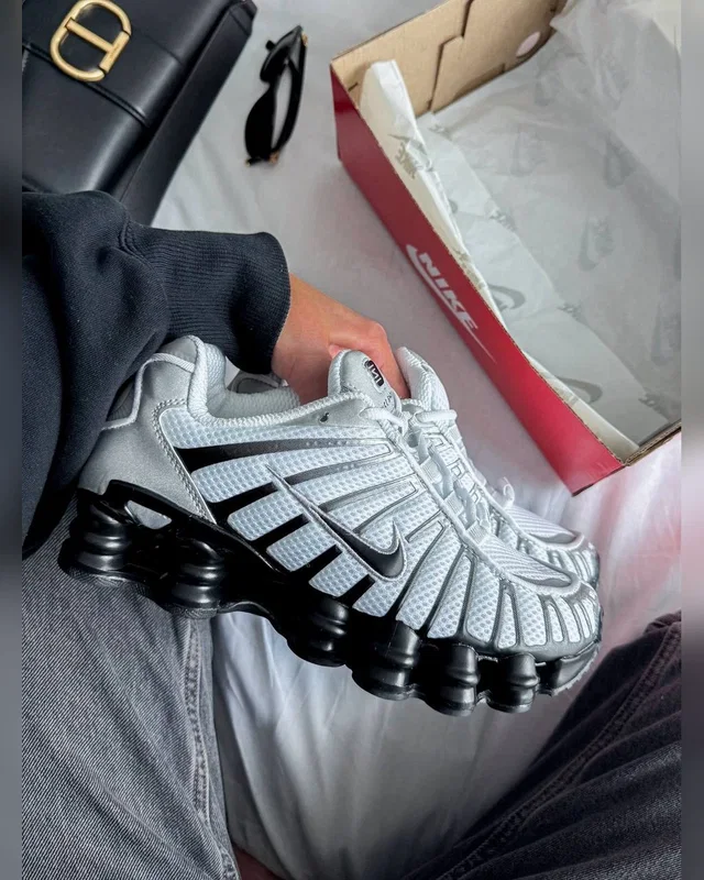 Nike Shox TL Black/White — головне фото товару