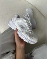 New Balance 530 Triple White — головне фото товару