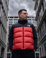 The North Face Жилет TNF червона — головне фото товару