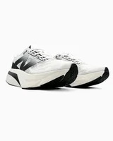 New Balance SC Elite V4 White/Black — головне фото товару