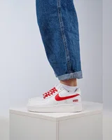 Nike Air Force 1 x Supreme White Red — головне фото товару