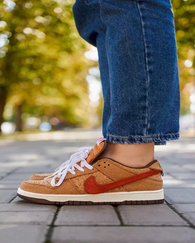 Nike CLOT Nike Dunk Low SP Cork — головне фото товару